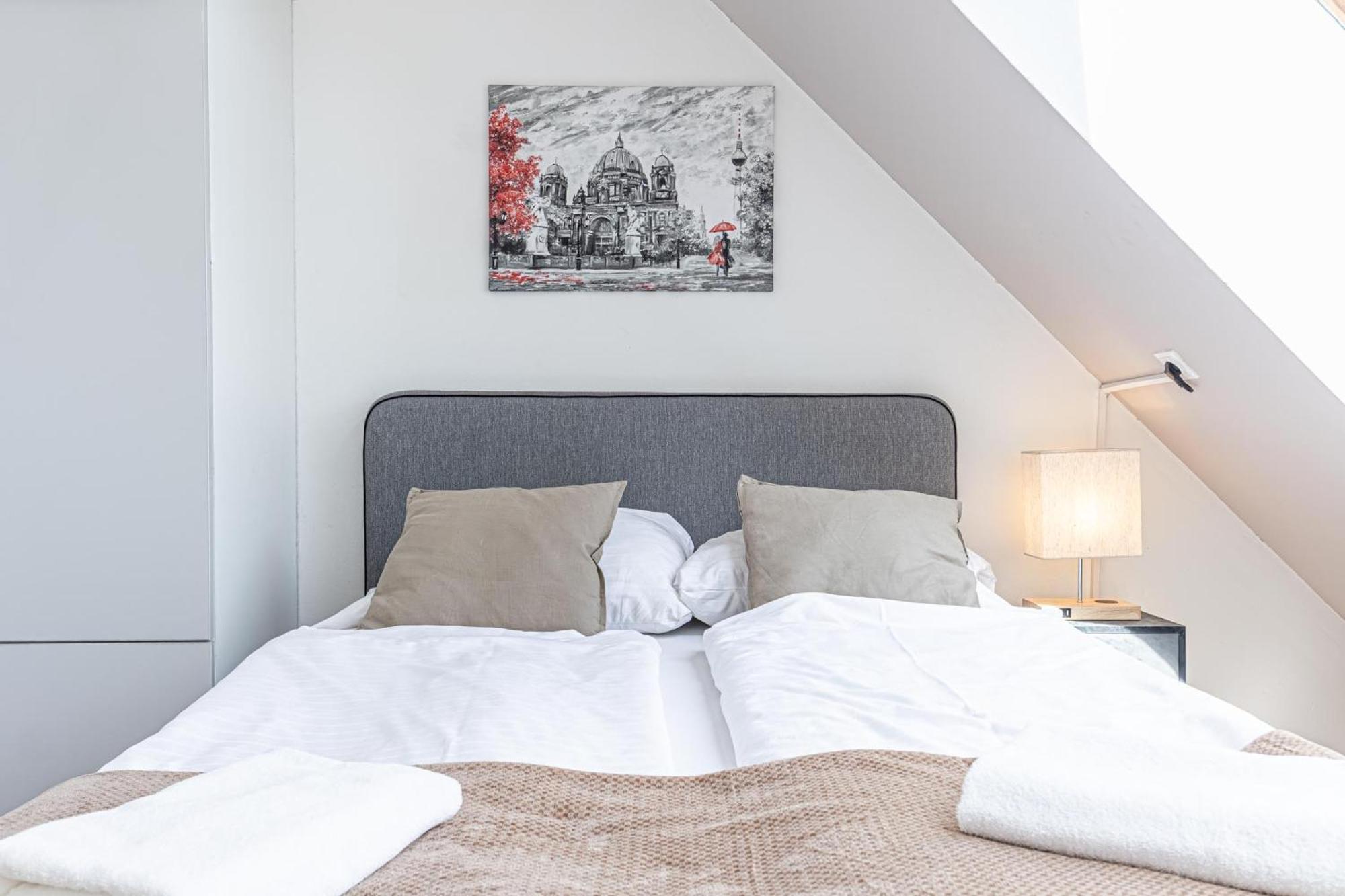 Stunning 12br Shared -floor Perfect For 24 People Group * Vienna