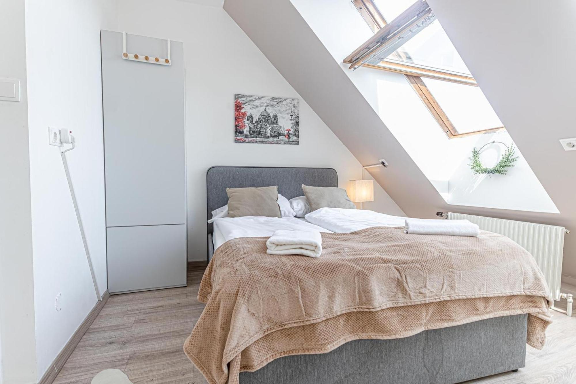 Stunning 12br Shared -floor Perfect For 24 People Group Appartamento Vienna