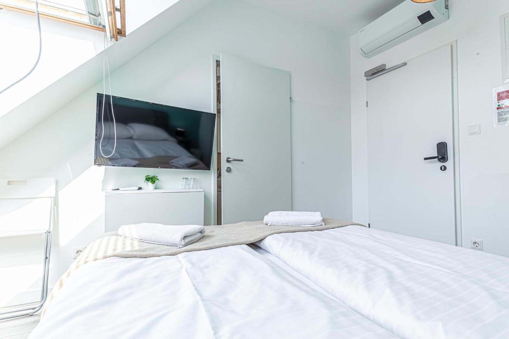 Appartamento Stunning 12br Shared -floor Perfect For 24 People Group