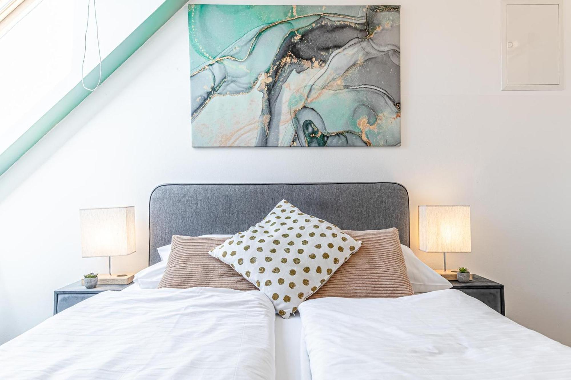 Stunning 12br Shared -floor Perfect For 24 People Group Appartamento