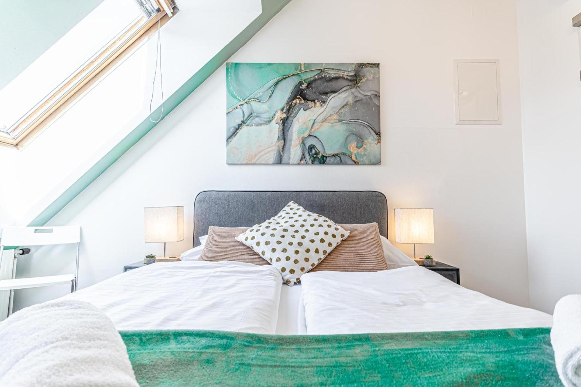 Appartamento Stunning 12br Shared -floor Perfect For 24 People Group Vienna