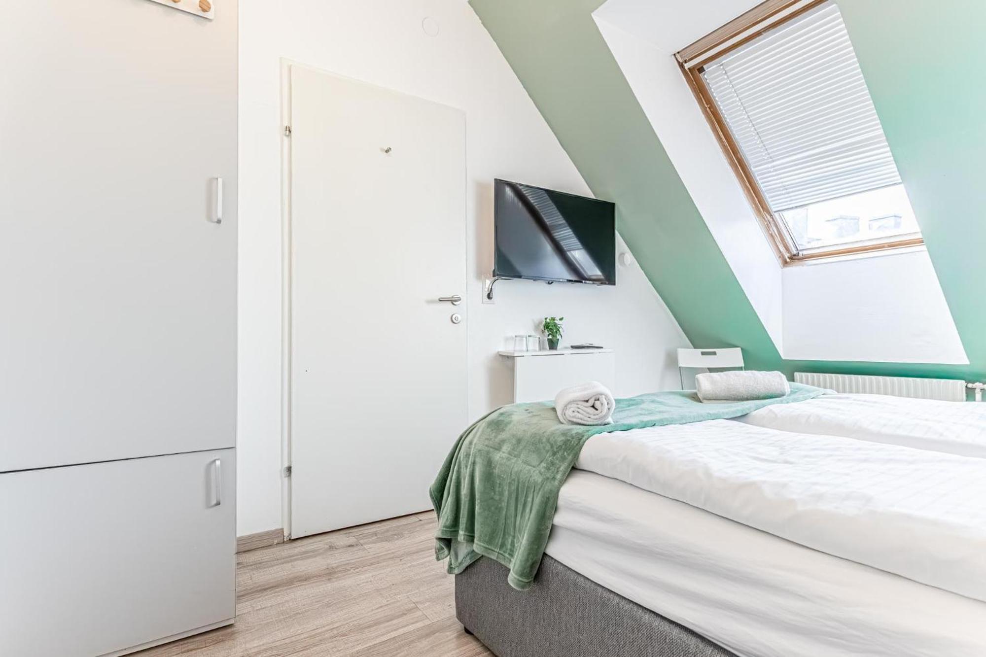 Stunning 12br Shared -floor Perfect For 24 People Group Appartamento