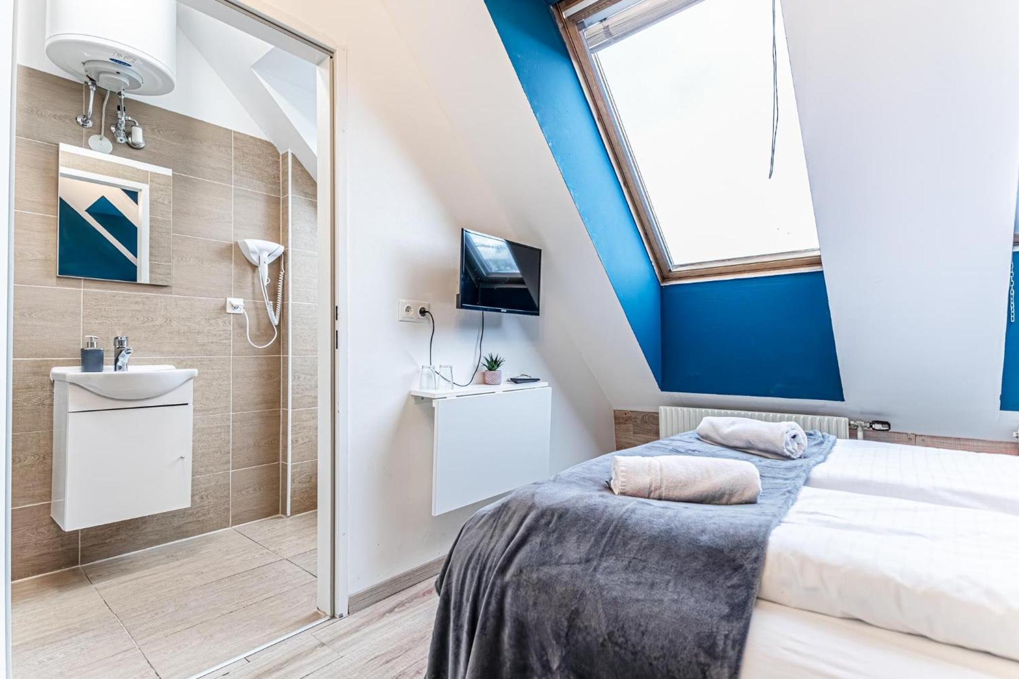Stunning 12br Shared -floor Perfect For 24 People Group Vienna