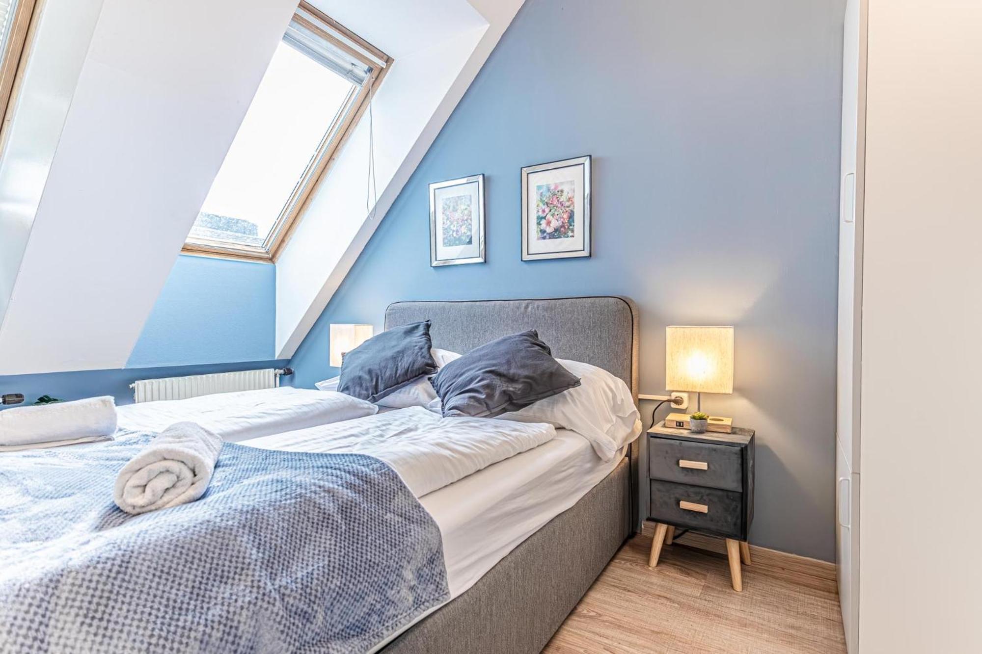 Appartamento Stunning 12br Shared -floor Perfect For 24 People Group *