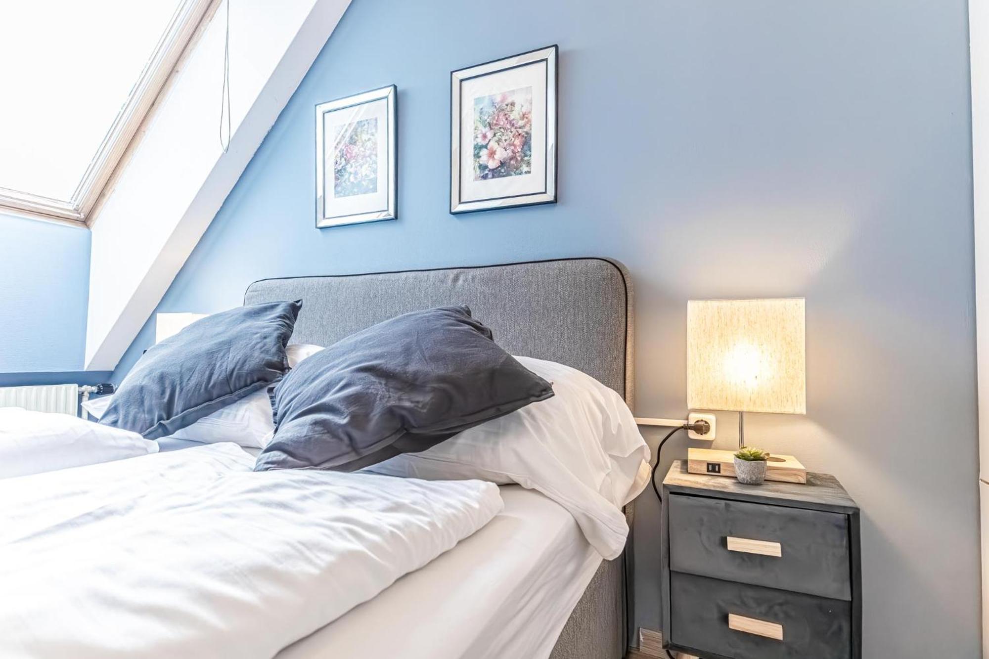 Stunning 12br Shared -floor Perfect For 24 People Group