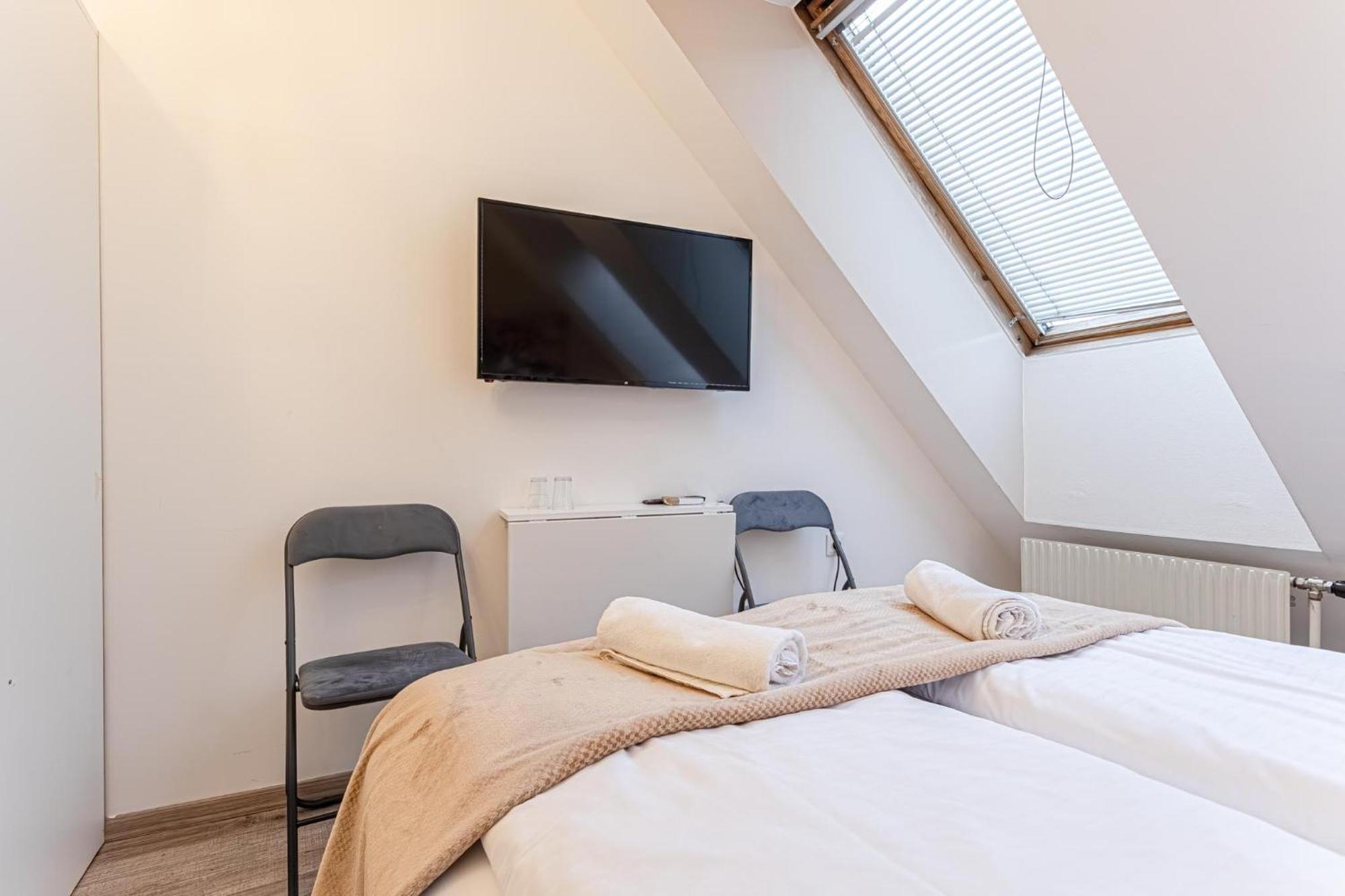 Stunning 12br Shared -floor Perfect For 24 People Group Appartamento